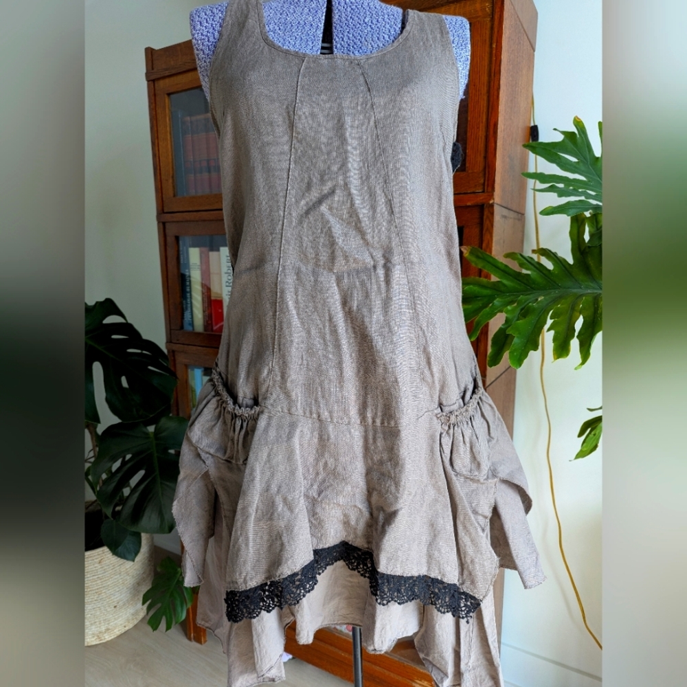 Elegant Brown Sleeveless Dress